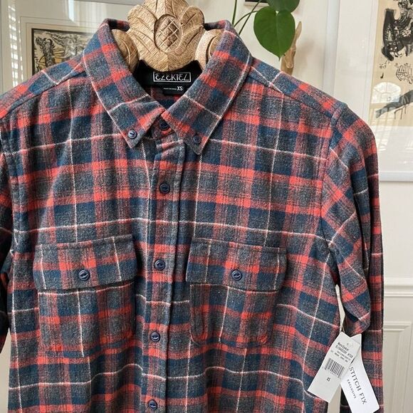 NWT Stitch Fix Ezekiel Button Down Plaid Flannel Shirt XS - Picture 1 of 9